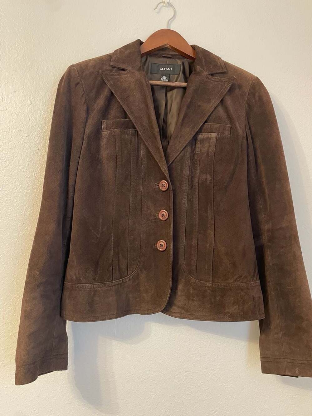 Alfani Suede Jacket Size S Brown Leather Button Blazer Coat
Fall
Cool weather